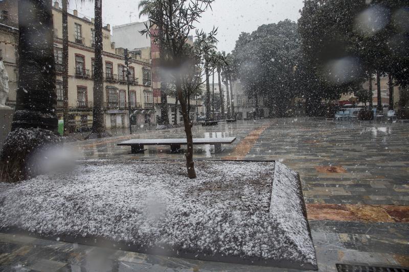Los copos de nieve le cambian la cara a Cartagena