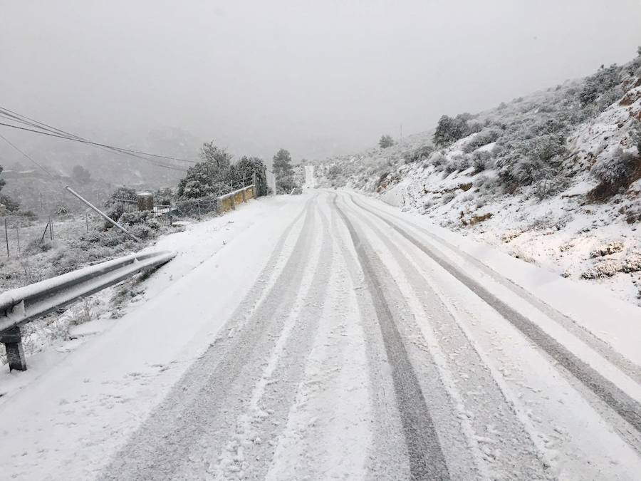 Intensas nevadas en los pueblos del interior