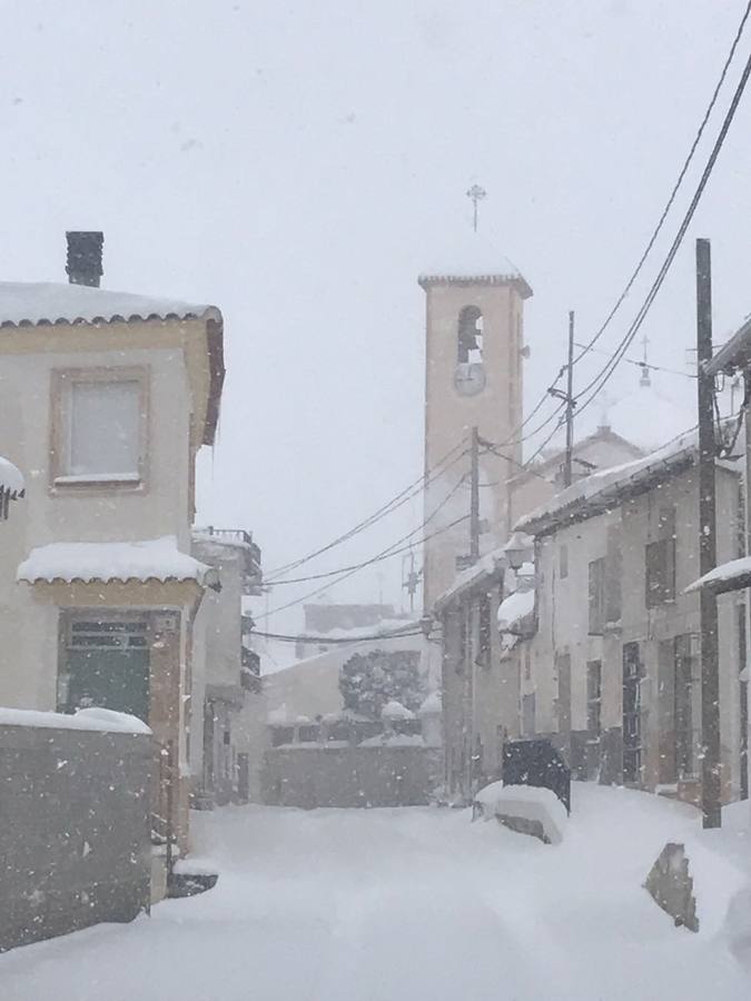 La nieve corta las carreteras en Lorca