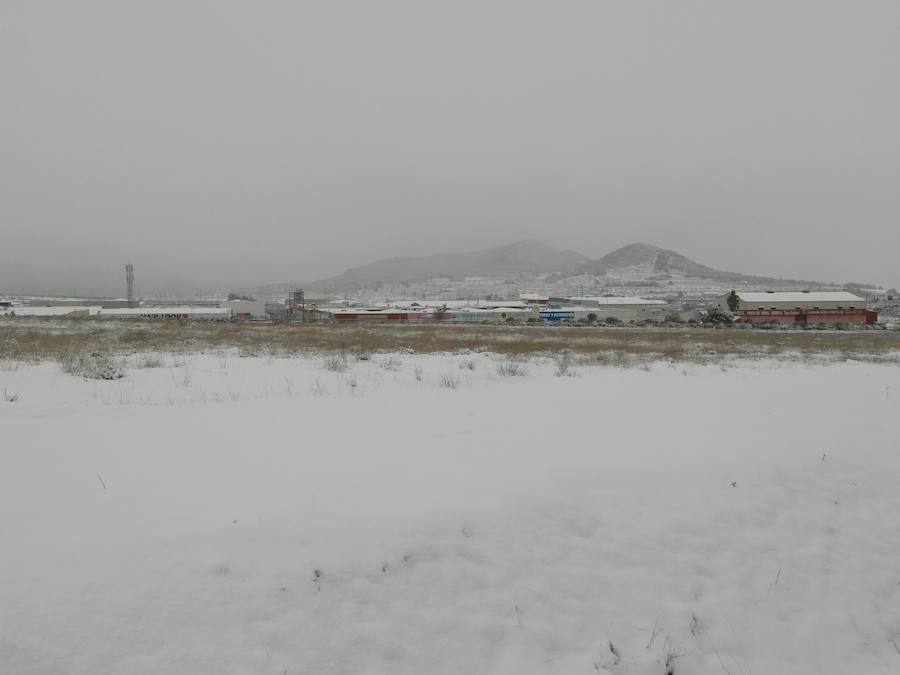 La nieve cayó con intensidad en Bullas