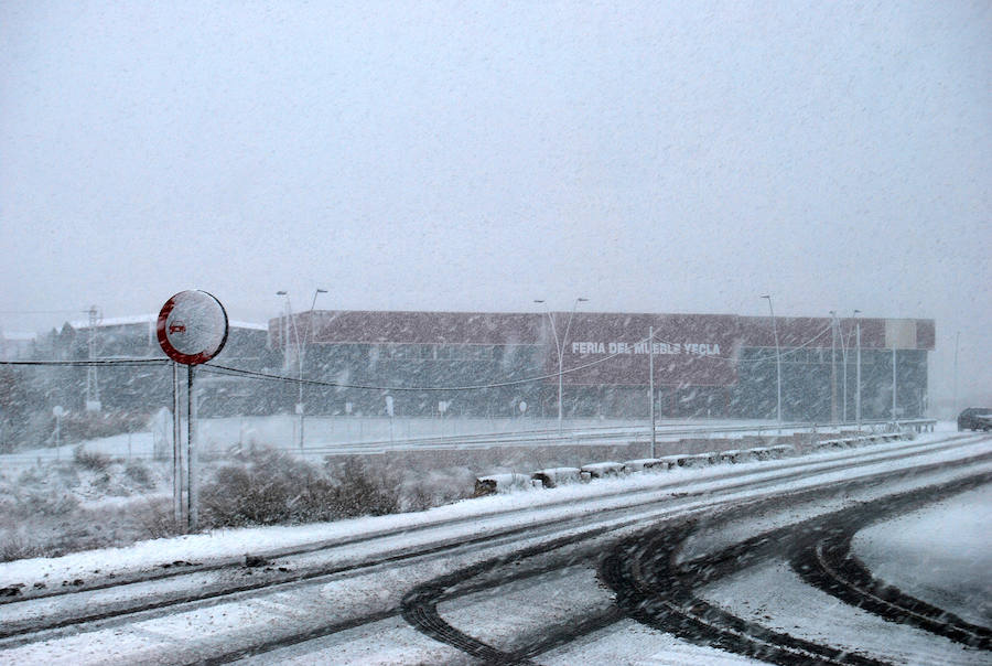 La nieve cubre de blanco Yecla