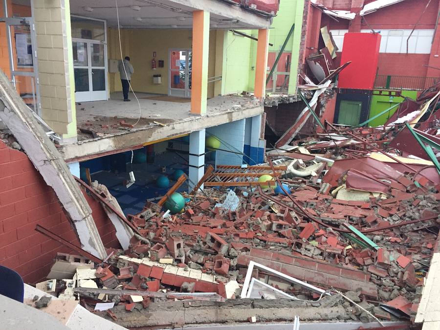 Así ha quedado el pabellón deportivo de Cehegín tras el derrumbe