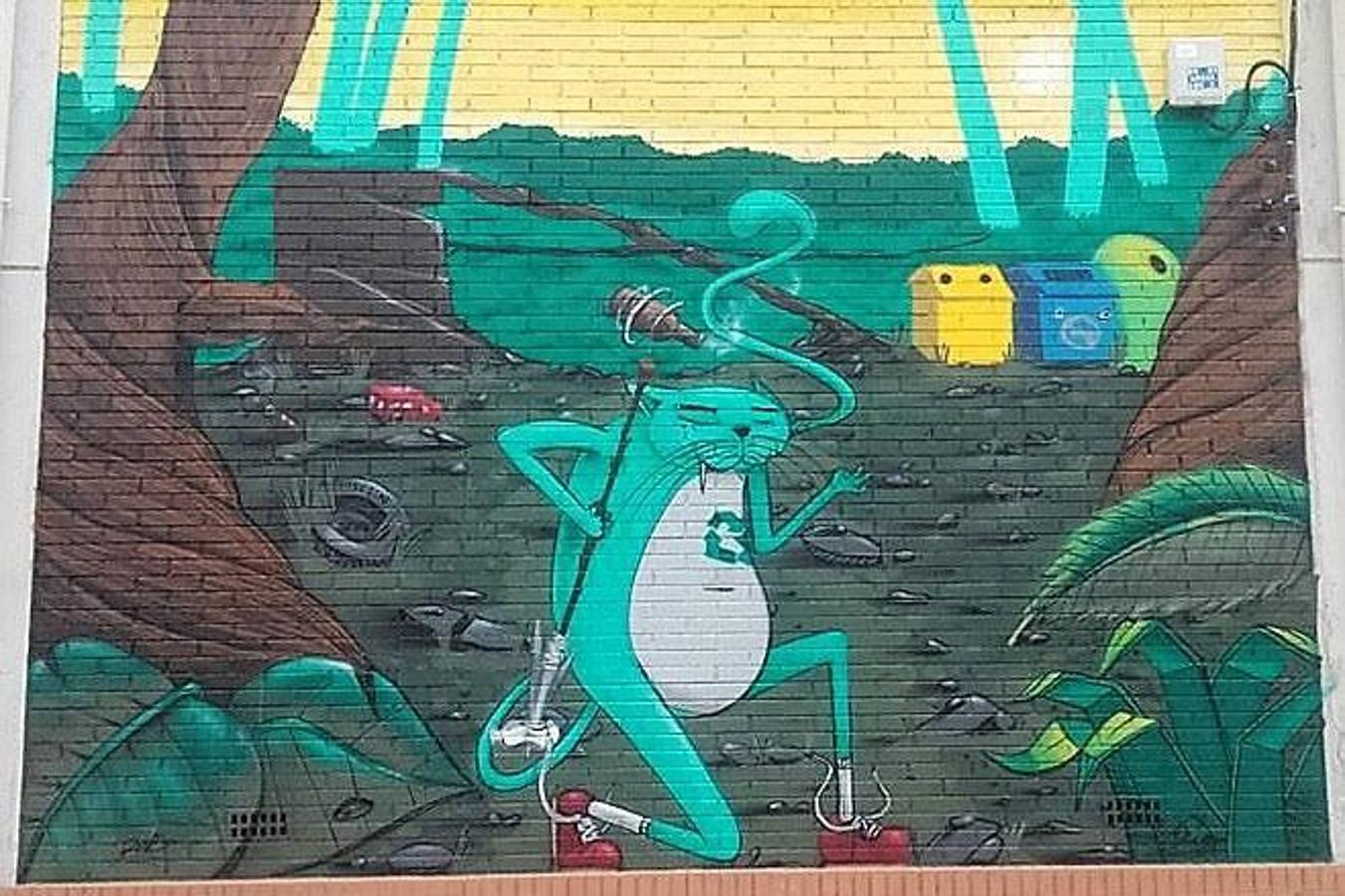 La Oficina del Grafiti recibe cada mes 20 peticiones para eliminar pintadas