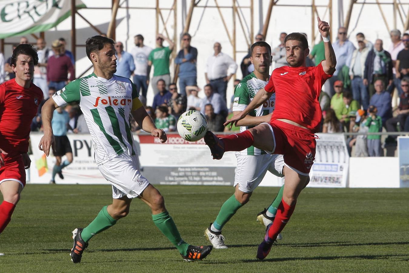 El Lorca suma y sigue en la cima