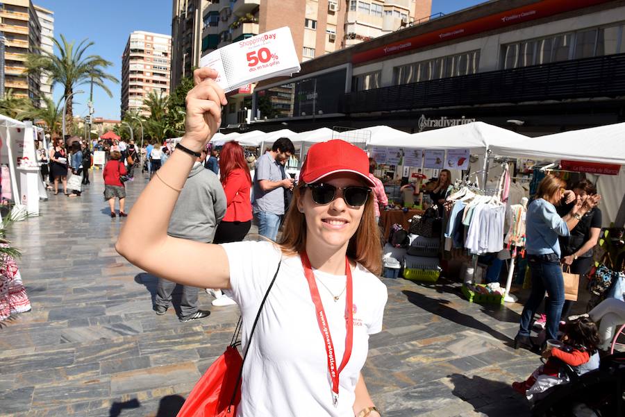 Levanta la persiana el Mercadillo de las Pulgas