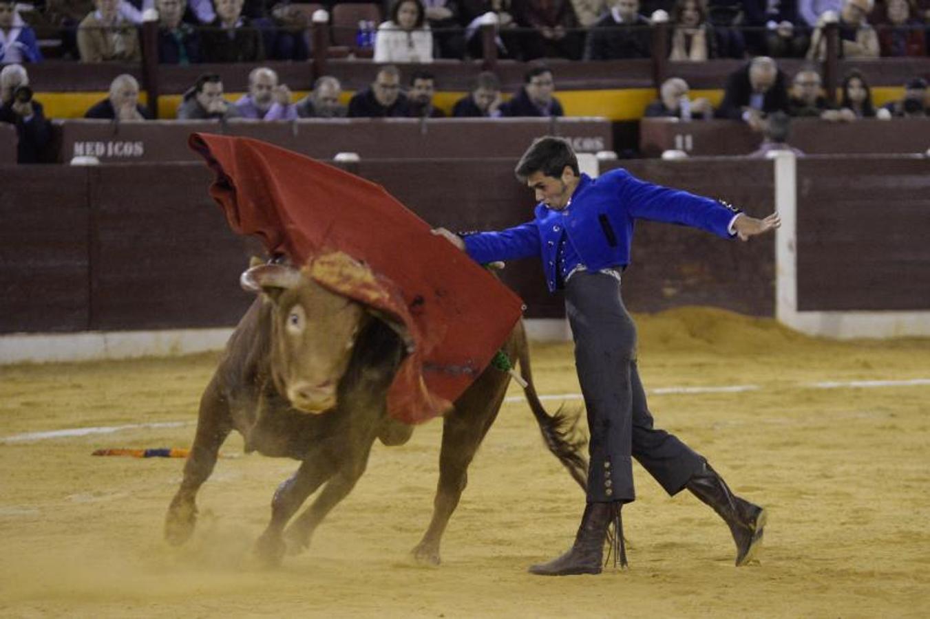 Toreros y solidaridad triunfan en el festival contra el cáncer