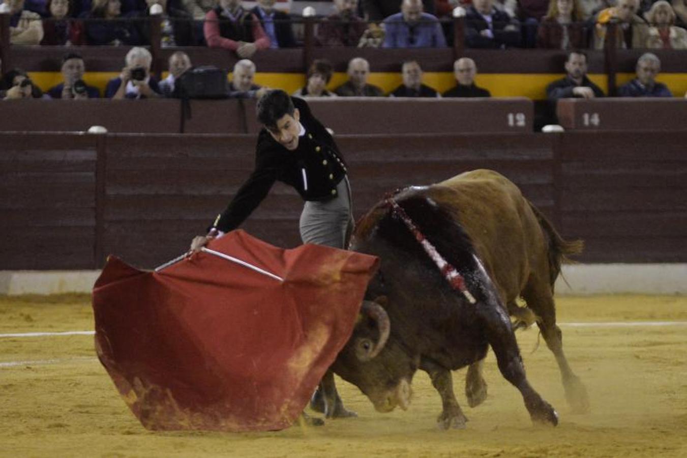 Toreros y solidaridad triunfan en el festival contra el cáncer