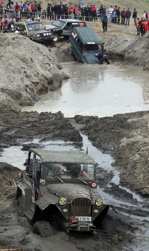 Todoterrenos y quads se bajan al fango