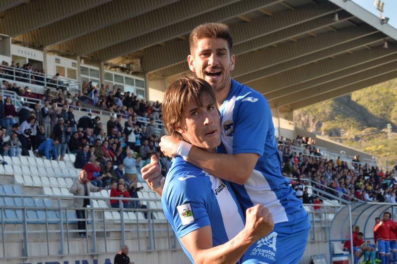 El Jumilla pone el primer puesto interesante (2-2)