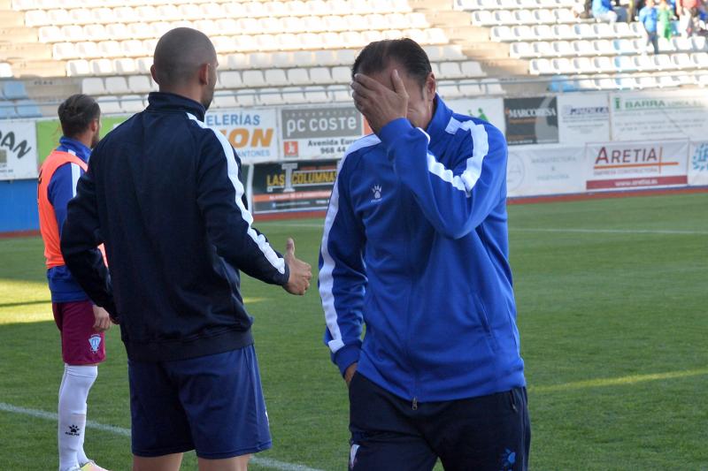 El Jumilla pone el primer puesto interesante (2-2)