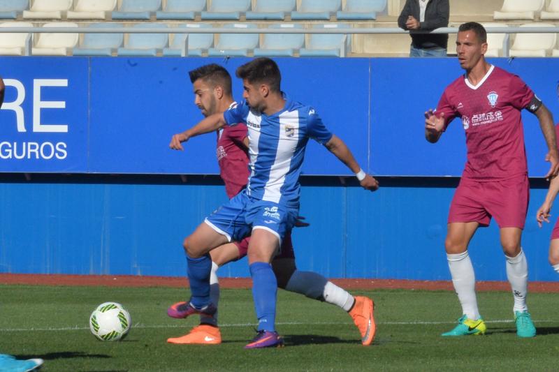 El Jumilla pone el primer puesto interesante (2-2)