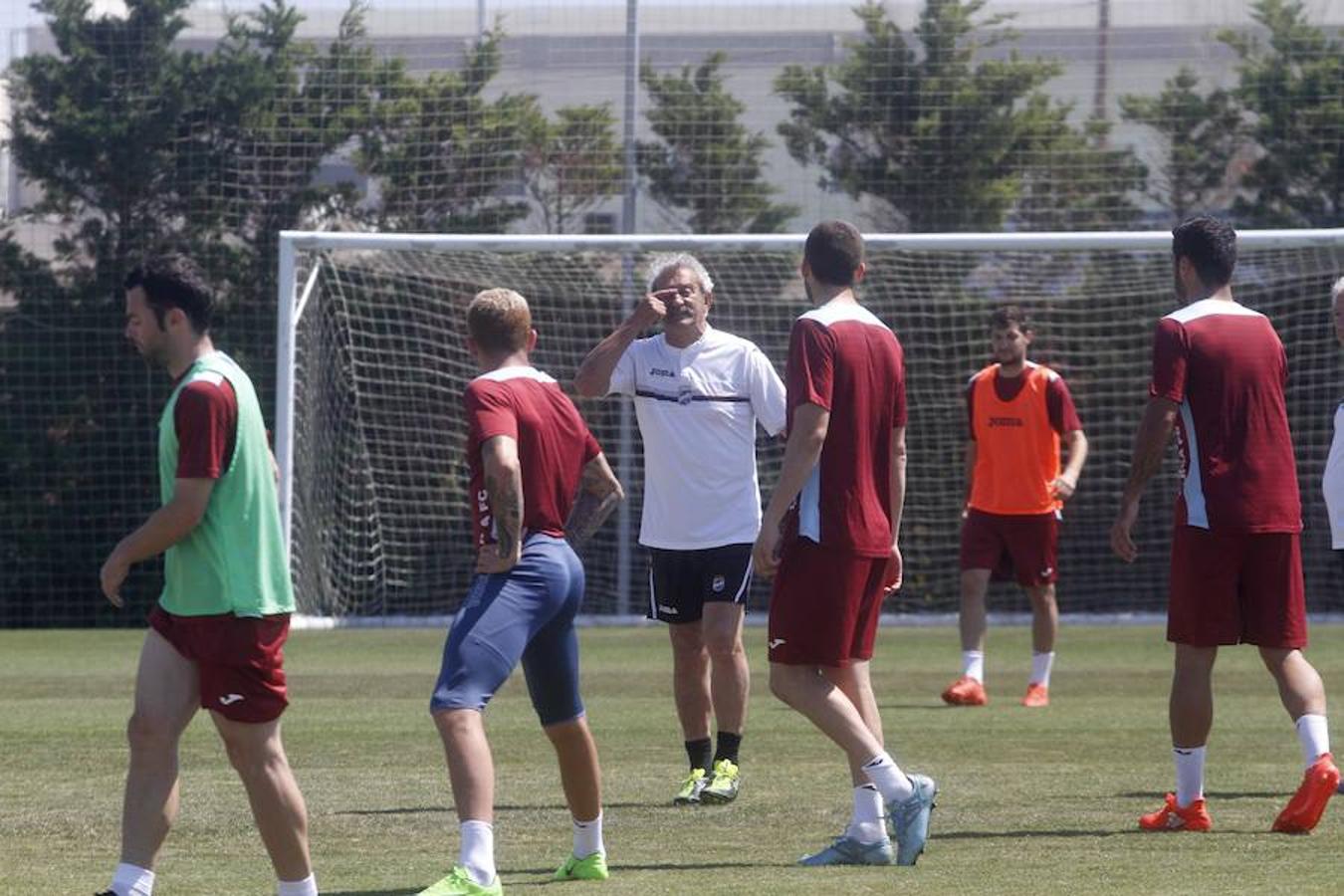 David Vidal dirige su primer entrenamiento con el Lorca