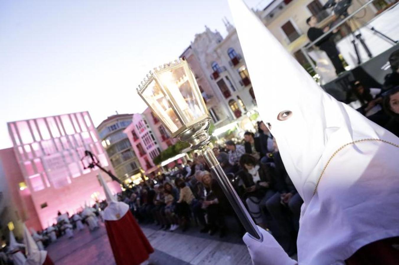 El Cristo de la Salud impone solemnidad en las calles de Murcia