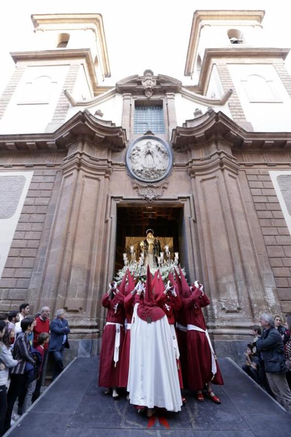 El Cristo de la Salud impone solemnidad en las calles de Murcia