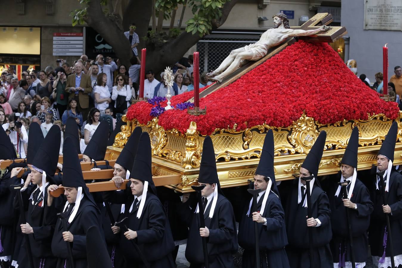 El Santo Sepulcro recorre las calles de Murcia