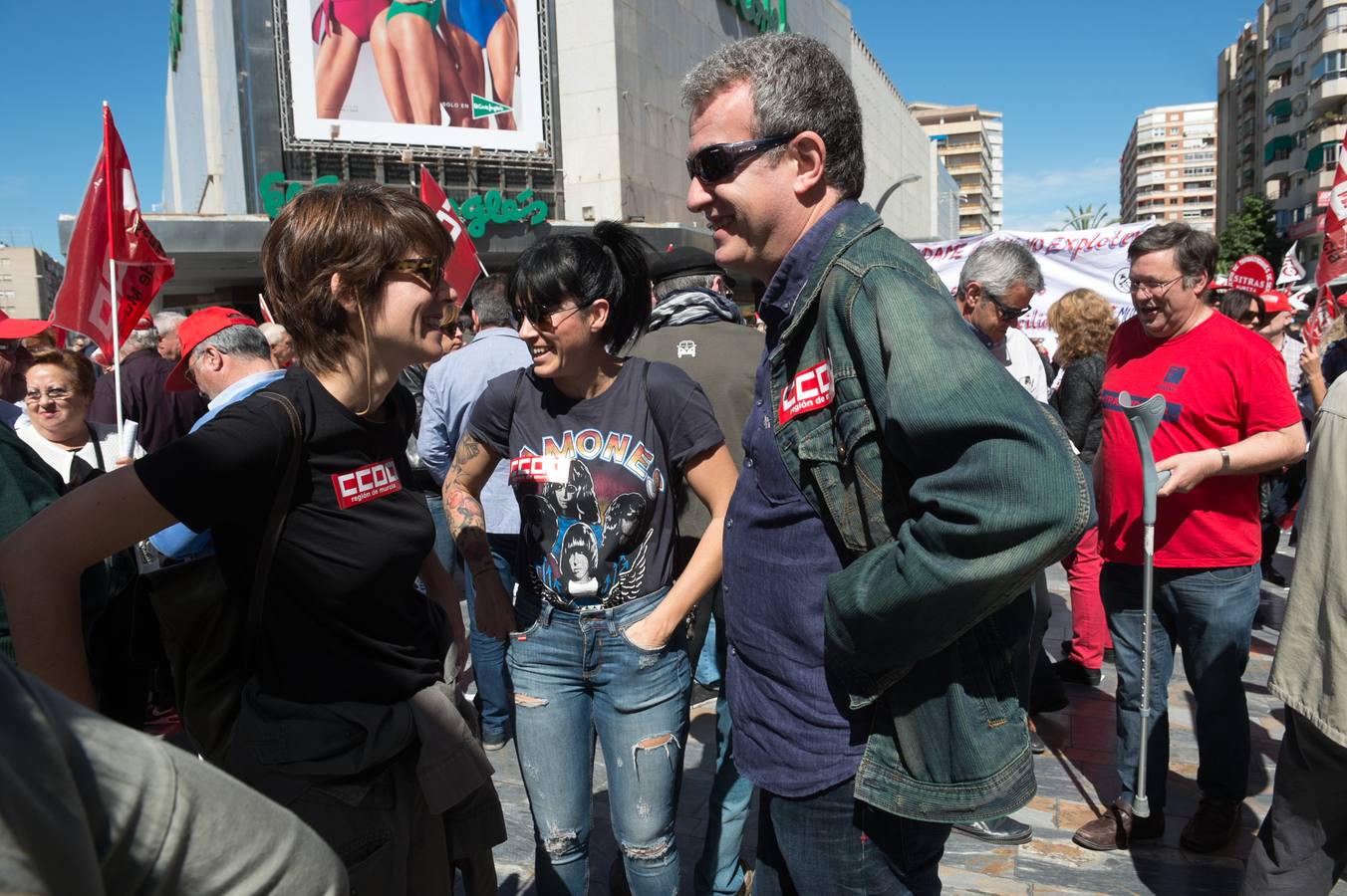 Trabajadores y sindicatos salen a la calle contra la precariedad