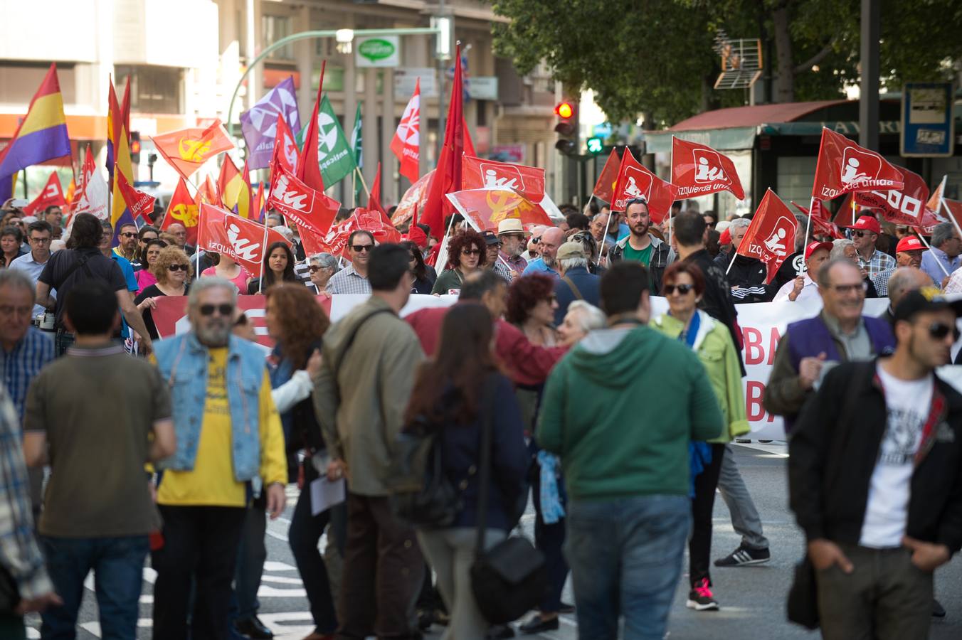Trabajadores y sindicatos salen a la calle contra la precariedad