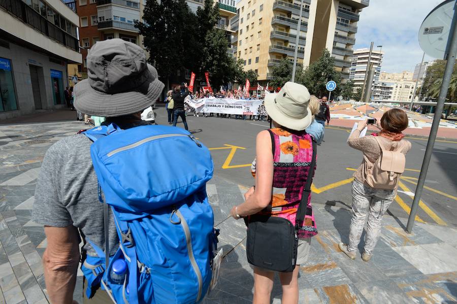 Trabajadores y sindicatos salen a la calle contra la precariedad