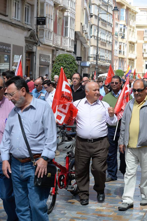 Trabajadores y sindicatos salen a la calle contra la precariedad