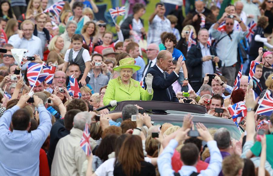 La Reina y su marido en Belfast en 2012.