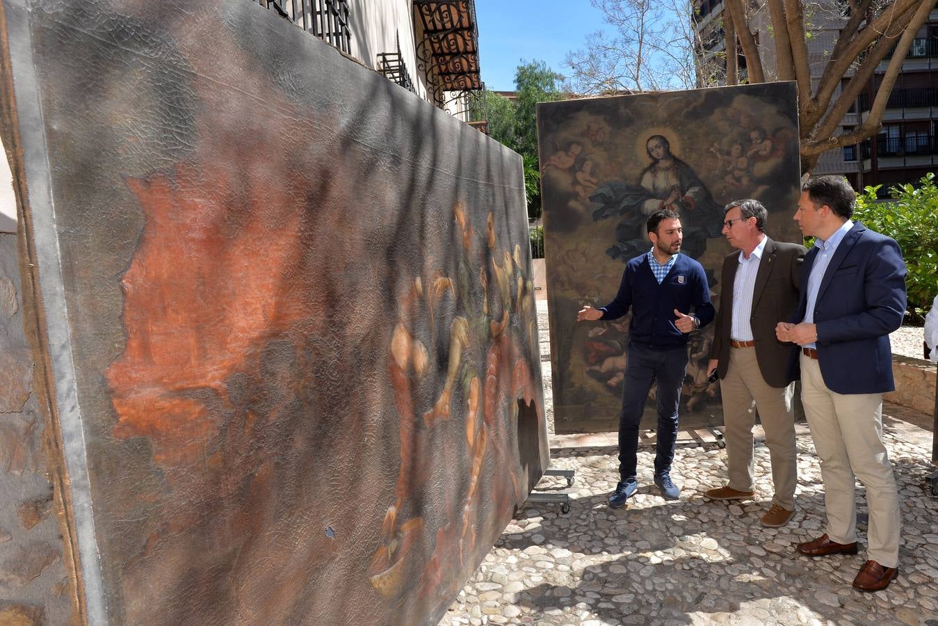 Envían al taller de restauración las pinturas más dañadas del Guevara