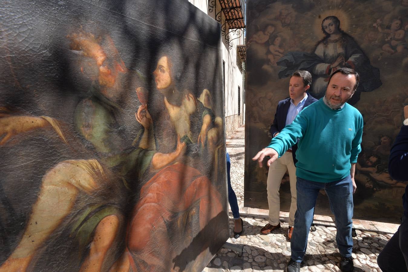 Envían al taller de restauración las pinturas más dañadas del Guevara