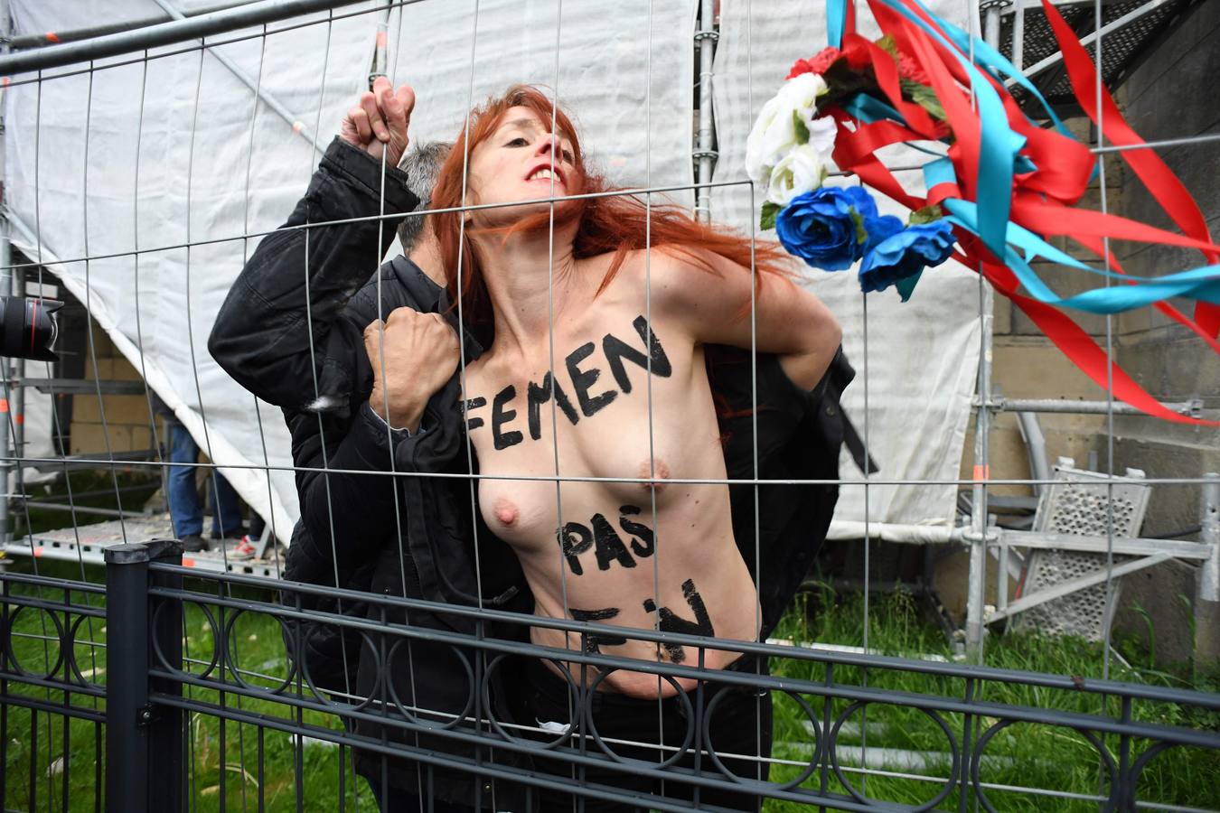 FEMEN vs Marine Le Pen