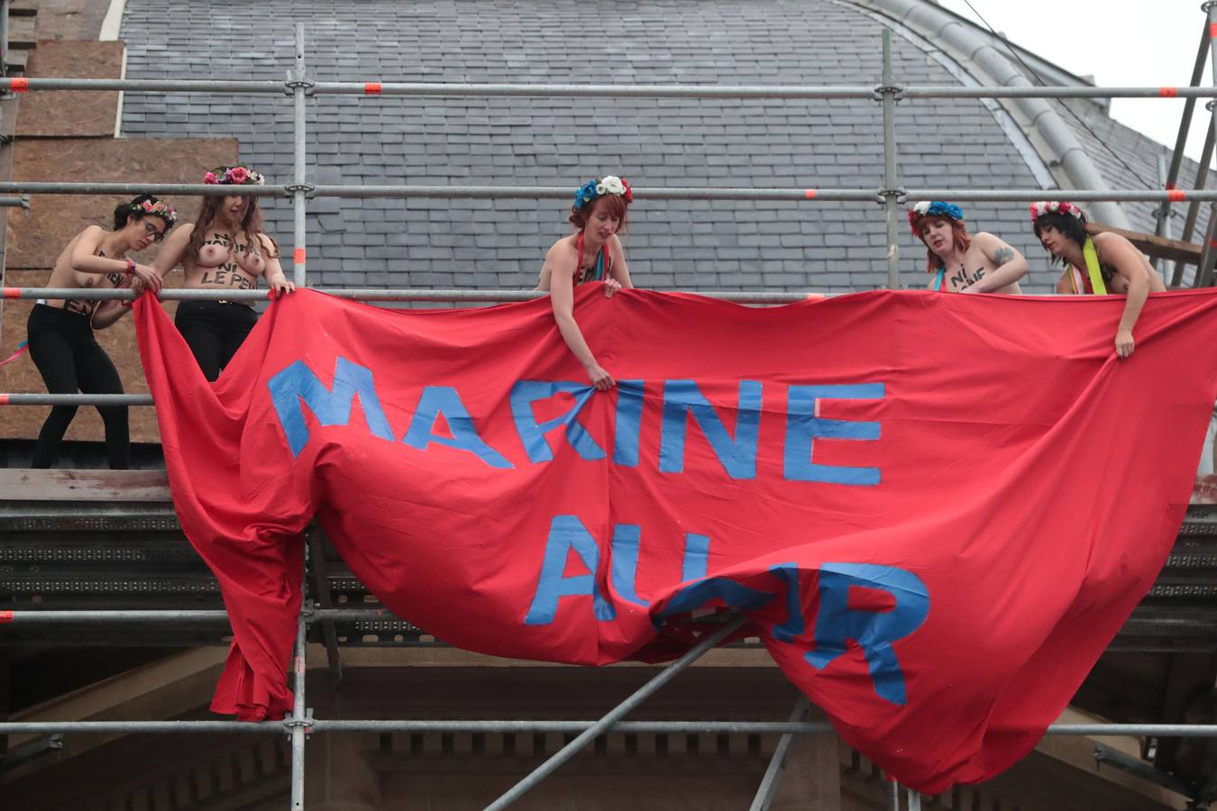 FEMEN vs Marine Le Pen