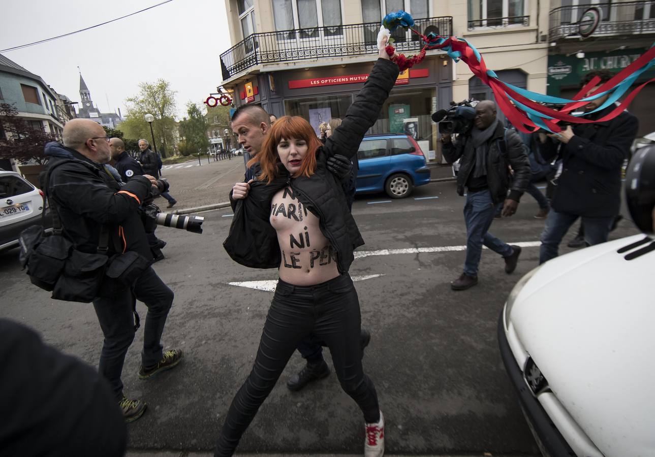 FEMEN vs Marine Le Pen