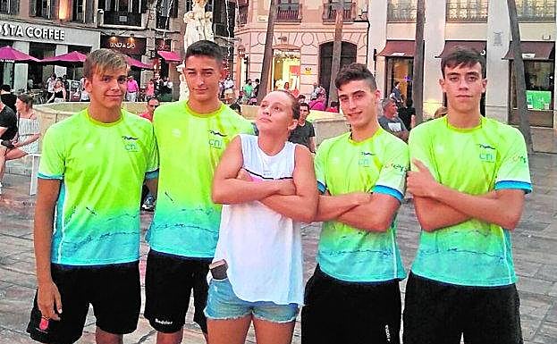 Nadadores infantiles del Club Natación Lorca. 