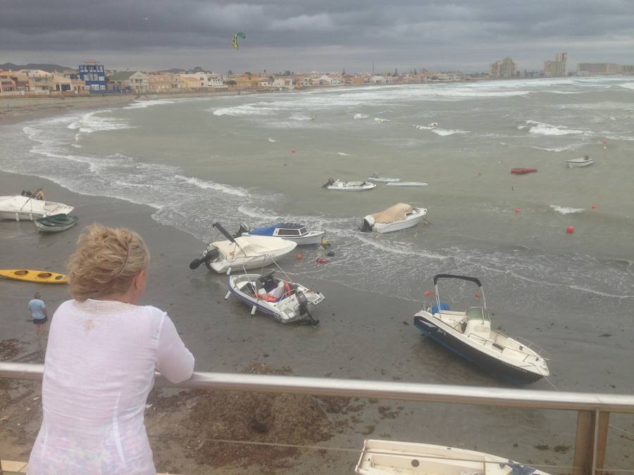 Meteorología desactiva el aviso naranja pero mantiene activa la alerta por lluvias, tormentas y fenómenos costeros.