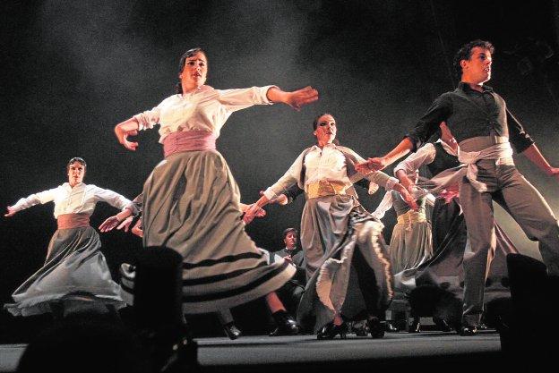 Componentes del Ballet Flamenco de Andalucía, durante su actuación del martes en La Unión.