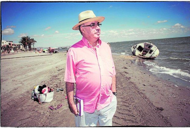 Andrés Peláez, en el Mar Menor, donde pasa unos días de descanso. 