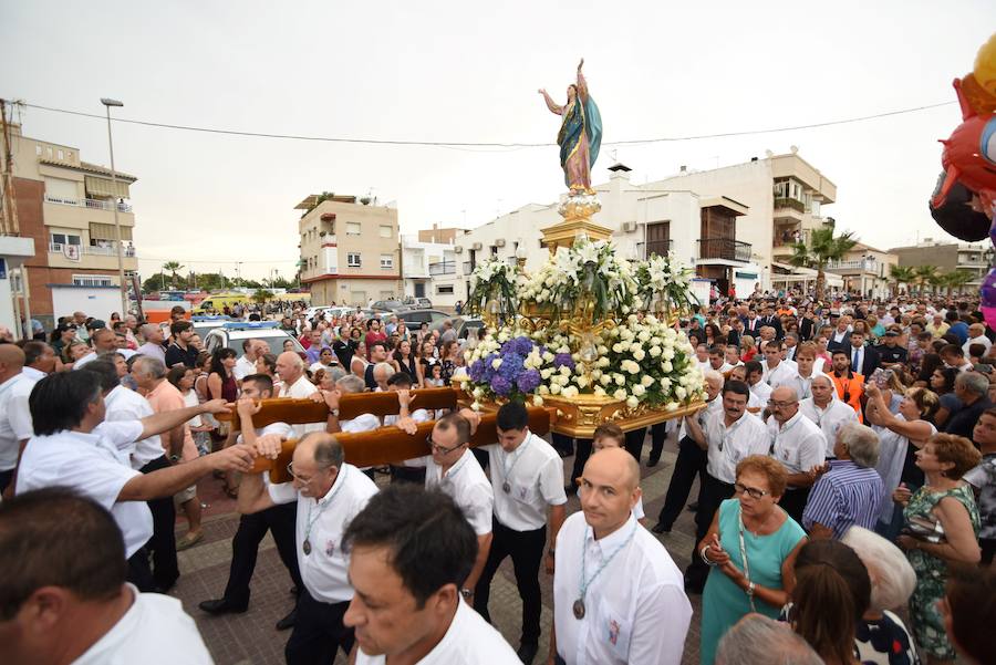 Vecinos y veraneantes se vuelcan con las procesiones marítimas en Los Alcázares, Los Nietos y Cabo de Palos.