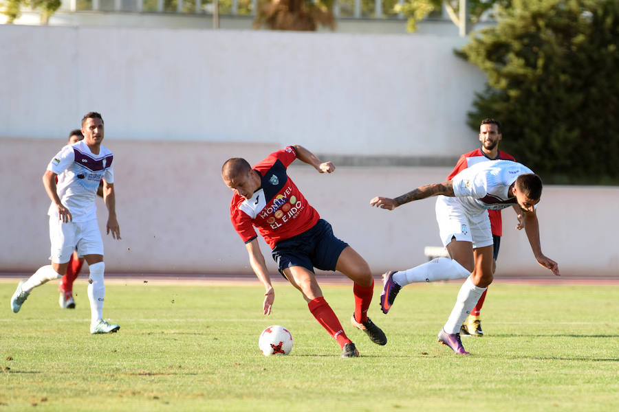 Giafranco, portero de El Ejido, desbarató numerosas ocasioens de gol locales y fue el mejor del partido