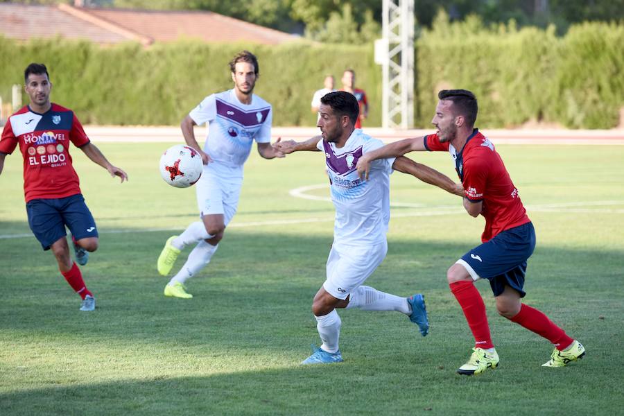 Giafranco, portero de El Ejido, desbarató numerosas ocasioens de gol locales y fue el mejor del partido