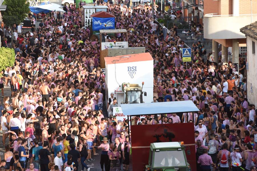 Las veinte peñas participantes repartieron 60.000 litros de caldo entre los asistentes