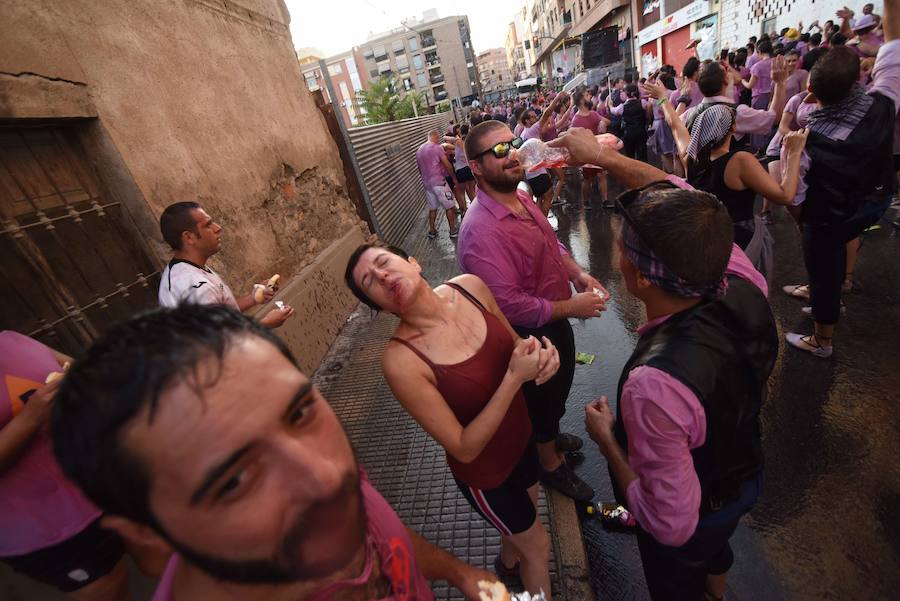 Las veinte peñas participantes repartieron 60.000 litros de caldo entre los asistentes