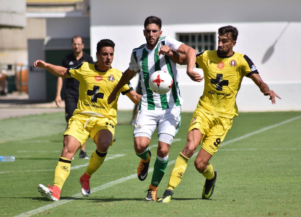 El equipo de Palomeque, que siguió el partido desde la grada, se vino abajo en la segunda mitad de un encuentro que comenzó ganando