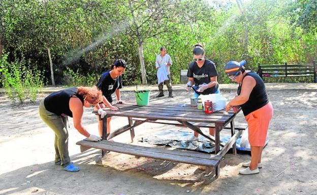 Tareas de mantenimiento en el paraje.