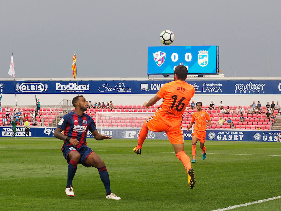 El conjunto entrenado por Curro Torres sufre la primera derrota de la temporada en un partido en el que el Huesca supo aprovechar los errores de los lorquinos