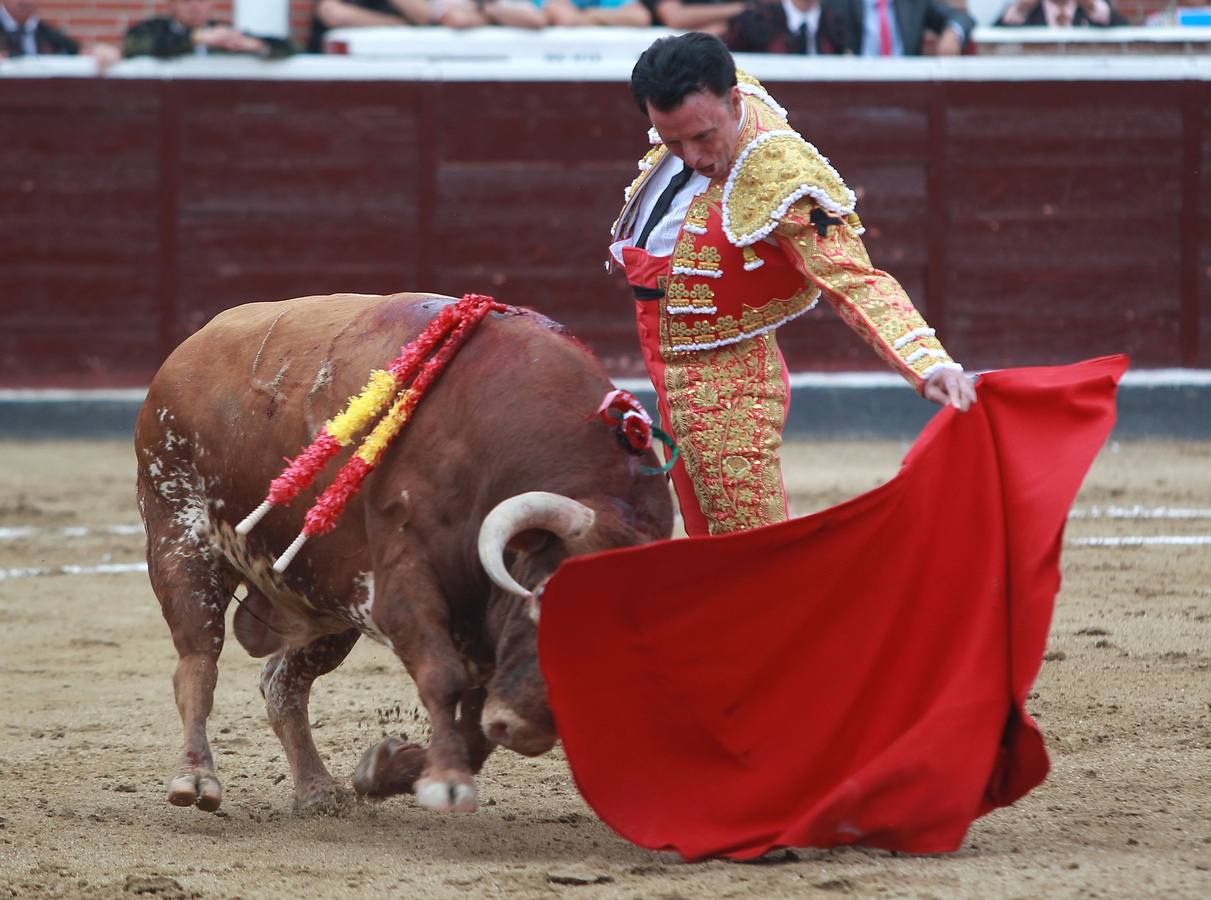 El diestro cartagenero faenó en San Sebastián de los Reyes, una localidad al norte de Madrid donde vivió de niño y aprendió a torea