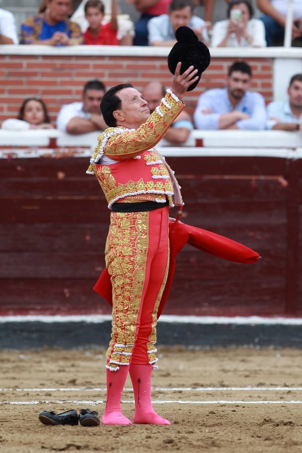 El diestro cartagenero faenó en San Sebastián de los Reyes, una localidad al norte de Madrid donde vivió de niño y aprendió a torea