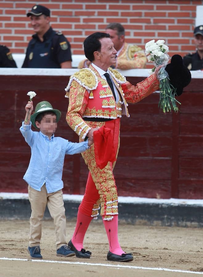 El diestro cartagenero faenó en San Sebastián de los Reyes, una localidad al norte de Madrid donde vivió de niño y aprendió a torea