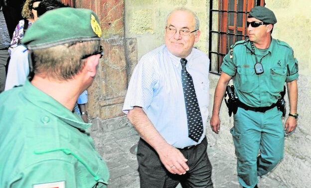 El entonces alcalde de Caravaca, Domingo Aranda, durante un registro de los UCO en 2013.