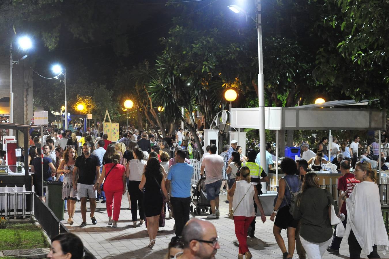Los grupos folclóricos y peñas aseguran que hay más gente en la ciudad por el mal tiempo de los últimos días y confían en un récord de asistencia