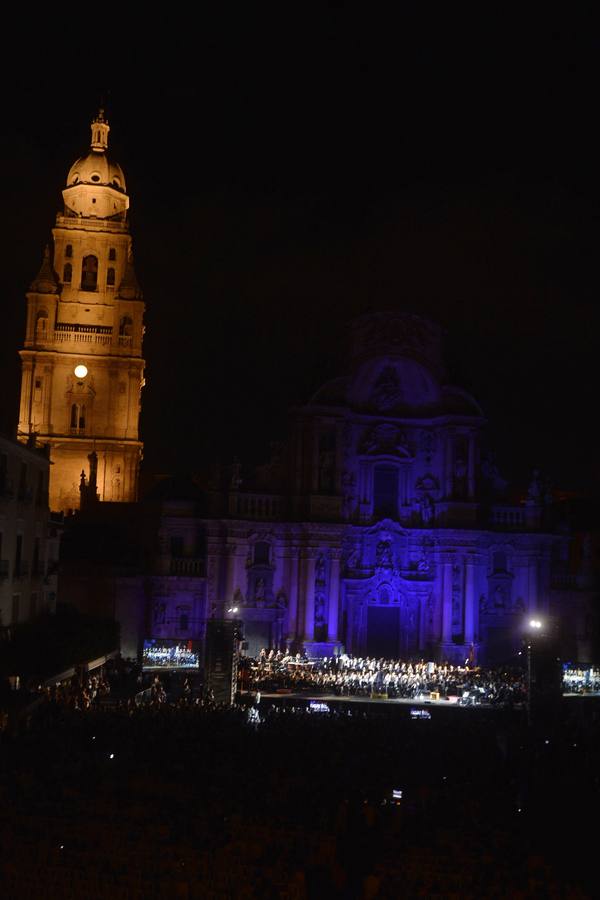 La plaza de Belluga fue el punto de encuentro de la Murcia de Alfonso X con la ciudad del siglo XXI, con numerosas referencias a autores e instrumentos