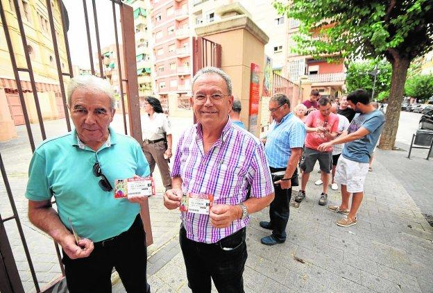 Primeras colas para la feria taurina de Murcia