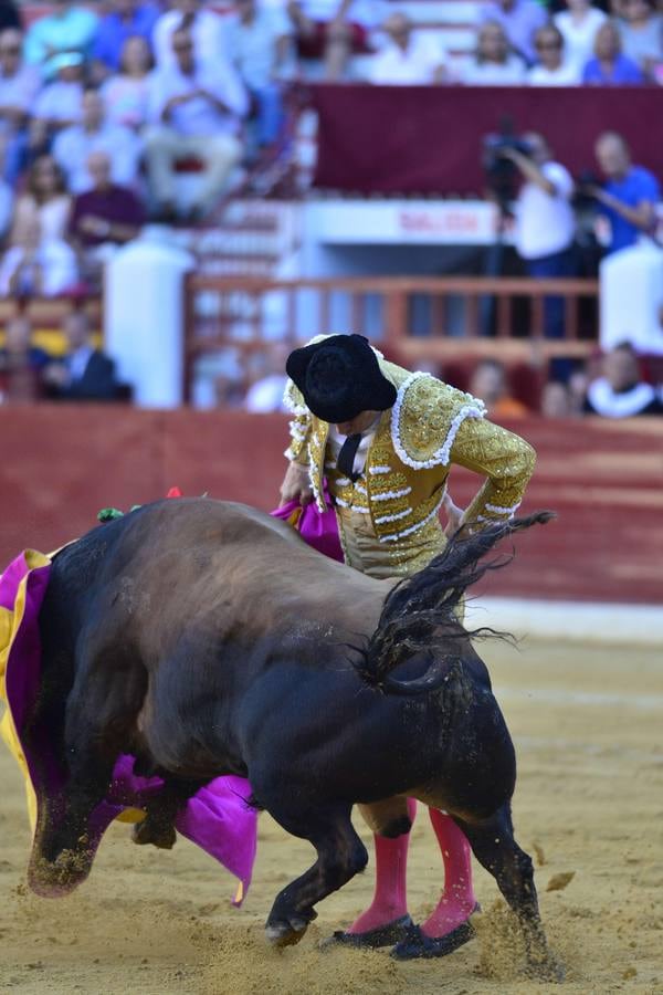 El de Lorca firma una faena muy completa con capote y muleta a la que el francés da réplica. Perera se marcha de vacío, en una actuación sin alma 