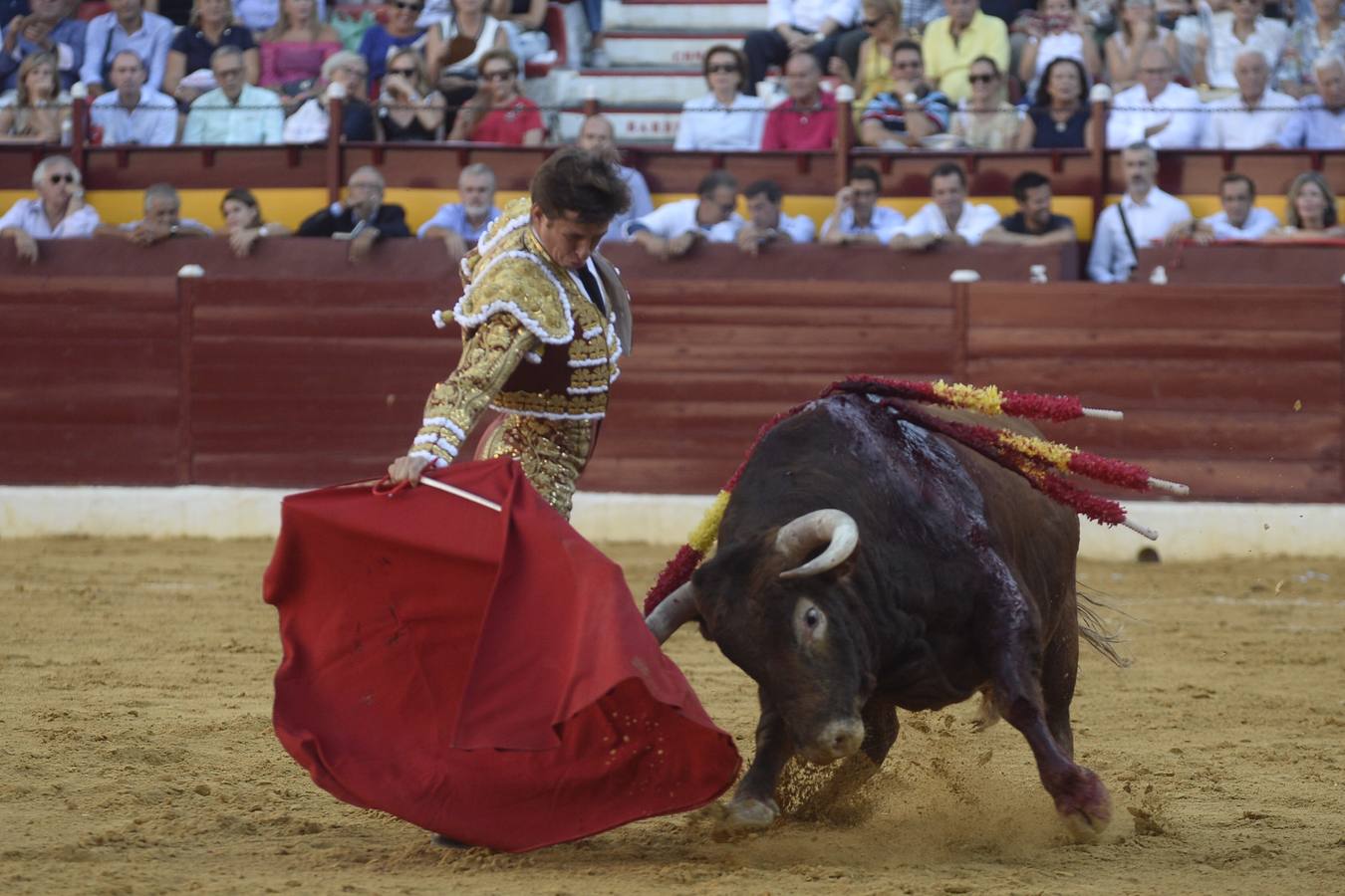 El diestro sale por la puerta grande de La Condomina en la segunda corrida de la Feria Taurina de Murcia